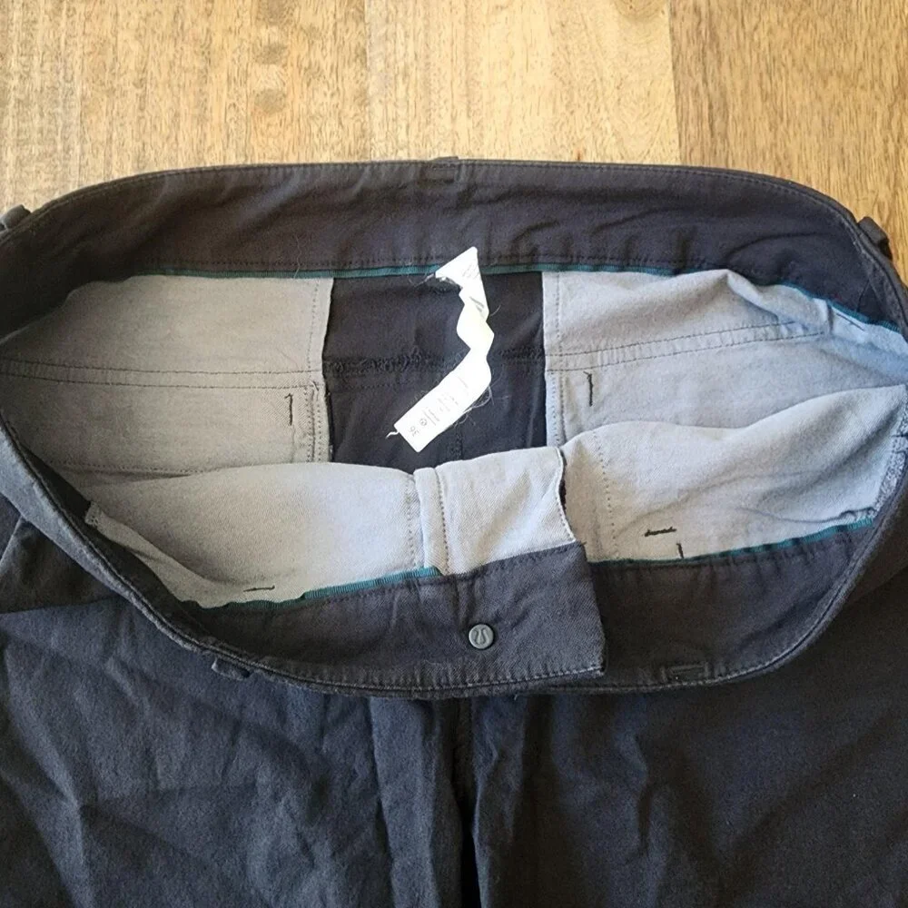 Lululemon Athletica Shorts Mens 36 Charcoal Chino Stretch Casual Golf Athletic